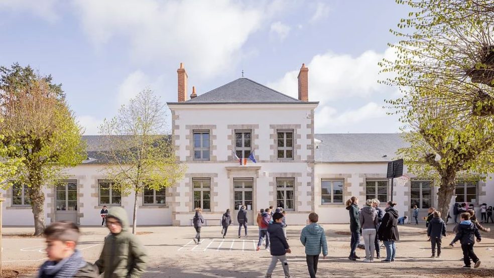 Construction d'une école à CharentonlePont avec SBBT Architecture